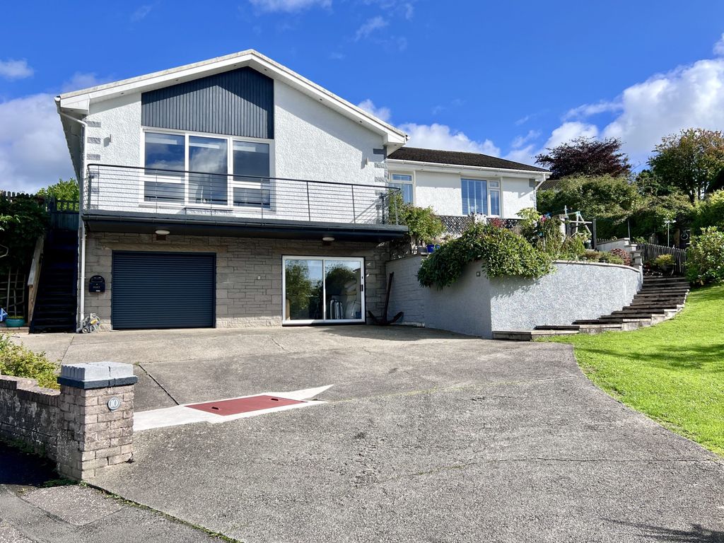Property photo 1 of 34
