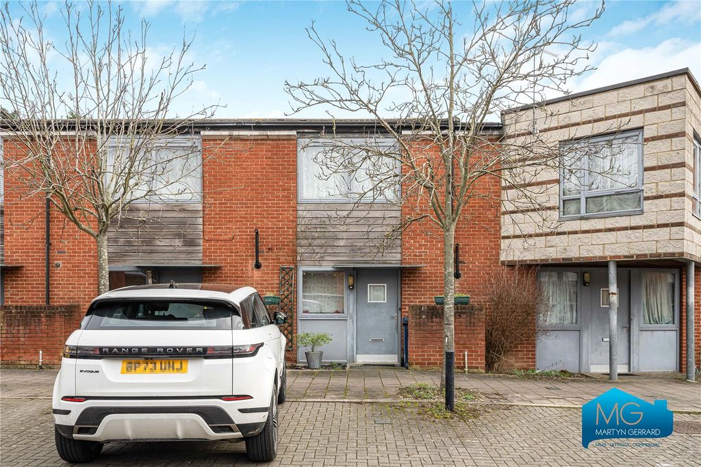 Property photo 2 of 21 Picture No. 11