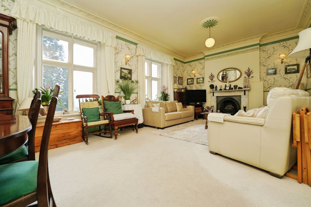 Property photo 2 of 20