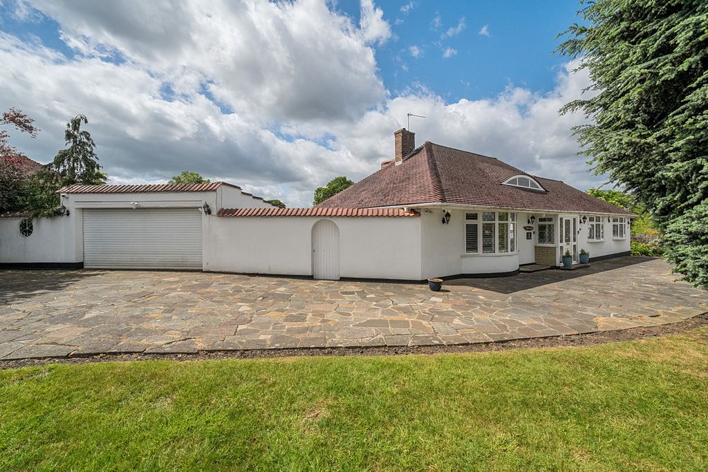Property photo 1 of 25 External
