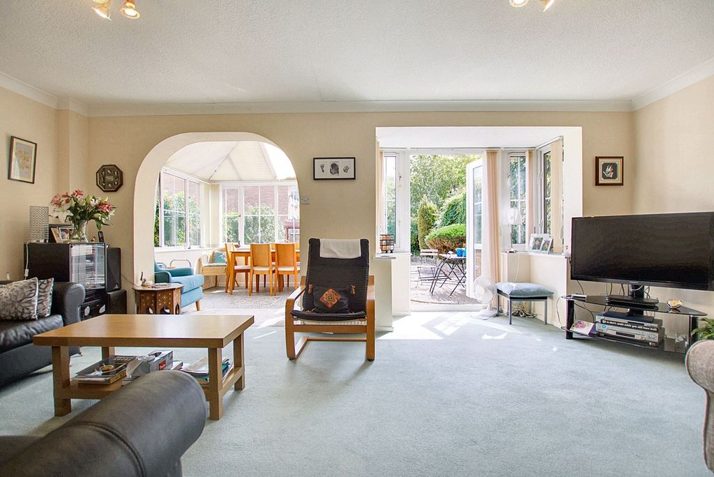 Property photo 2 of 24