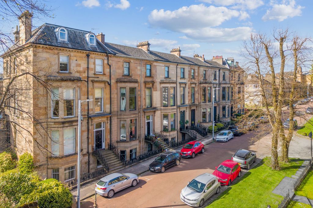 Property photo 1 of 52