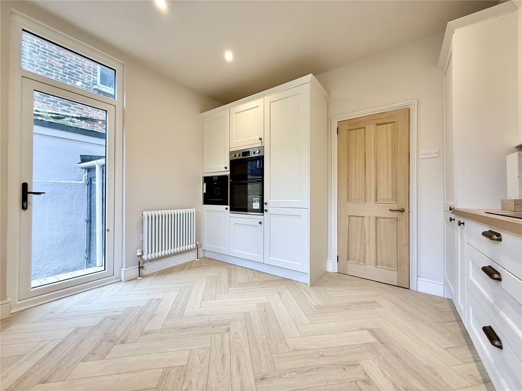 Property photo 3 of 15 Picture No. 06