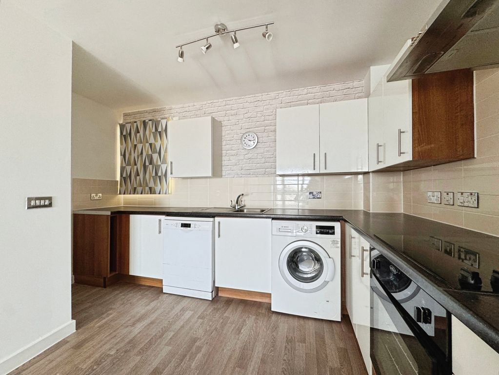 Property photo 3 of 11 Pbox-Img.Jpg