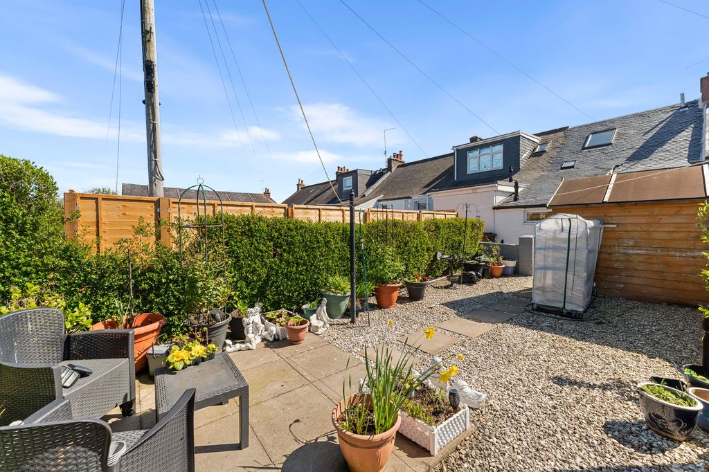 Property photo 2 of 26