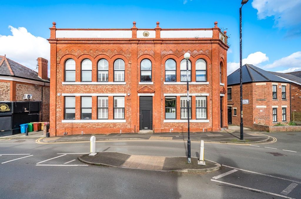 Property photo 1 of 25