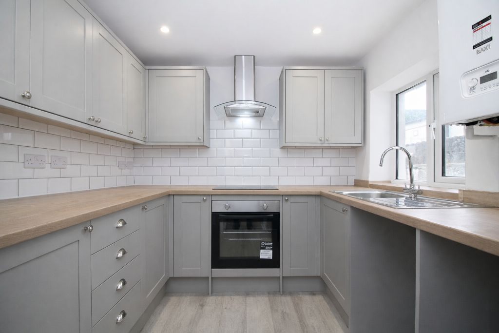 Property photo 2 of 14 Kitchen