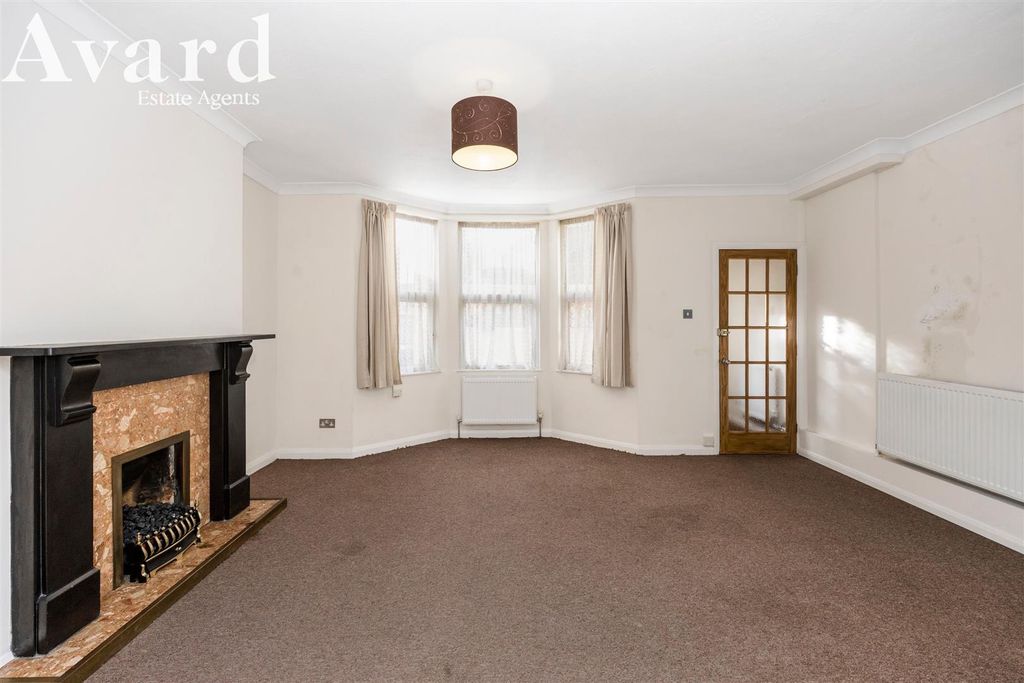 Property photo 3 of 11 2.Jpeg