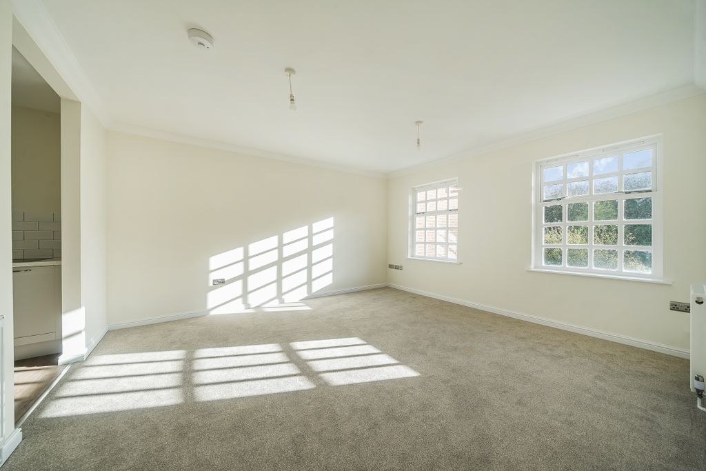 Property photo 3 of 7 Brochure