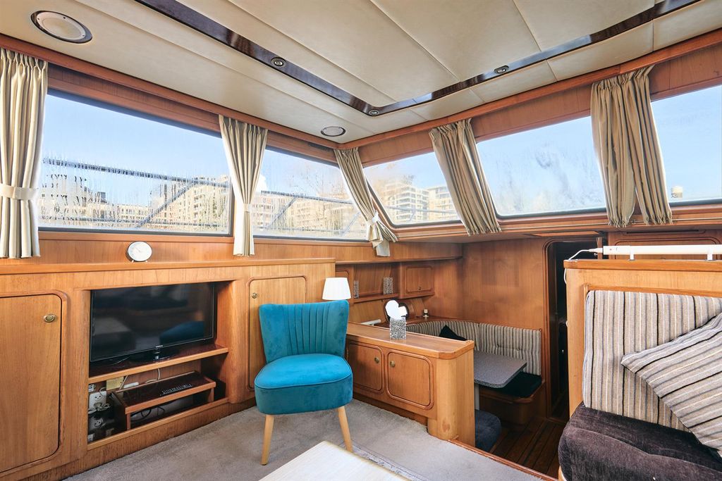 Property photo 3 of 33