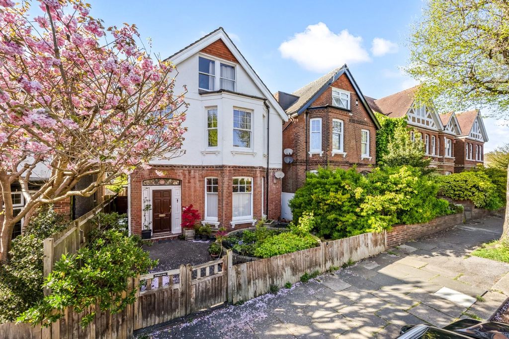 Property photo 1 of 13 Wilbury Villas_38_Flat 4-015.Jpg