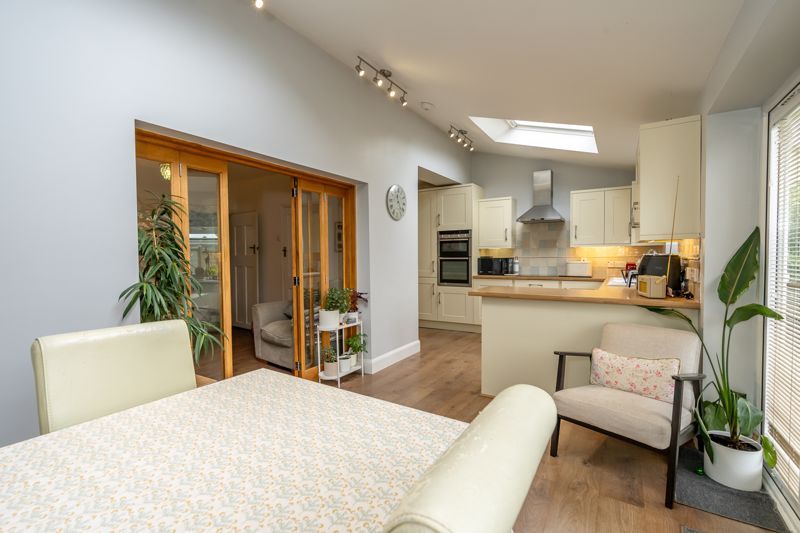 Property photo 1 of 17 Photo 7