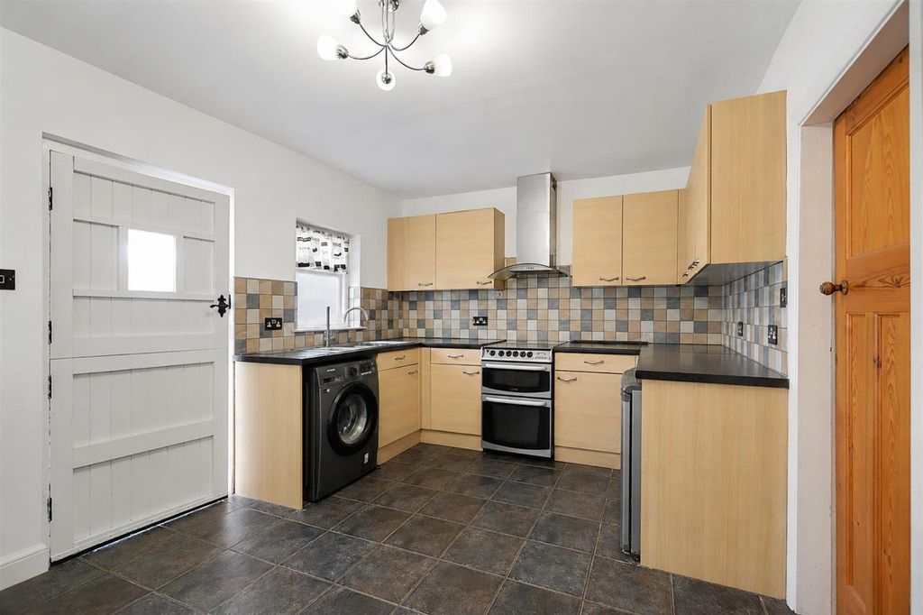 Property photo 3 of 19 Kitchen/Diner