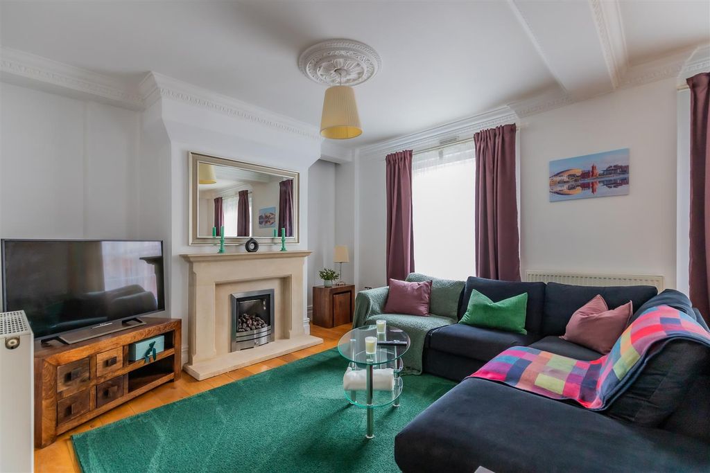 Property photo 2 of 11 1 Kennilworth House (8 Of 10).Jpg