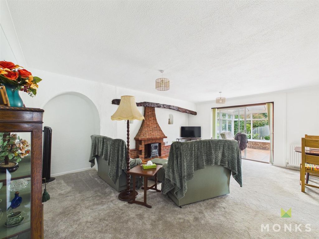 Property photo 3 of 17 Cam03644G0-Pr0051-Still005.Jpg