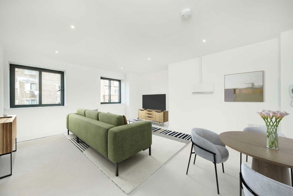Property photo 1 of 5