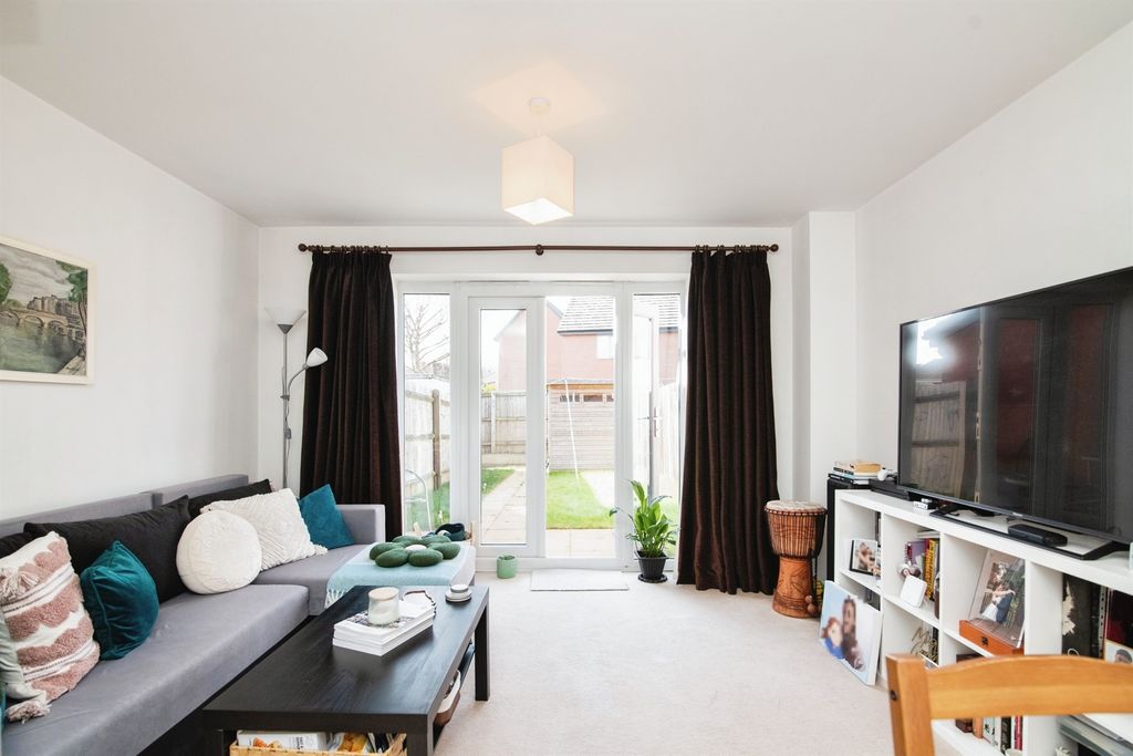 Property photo 3 of 17