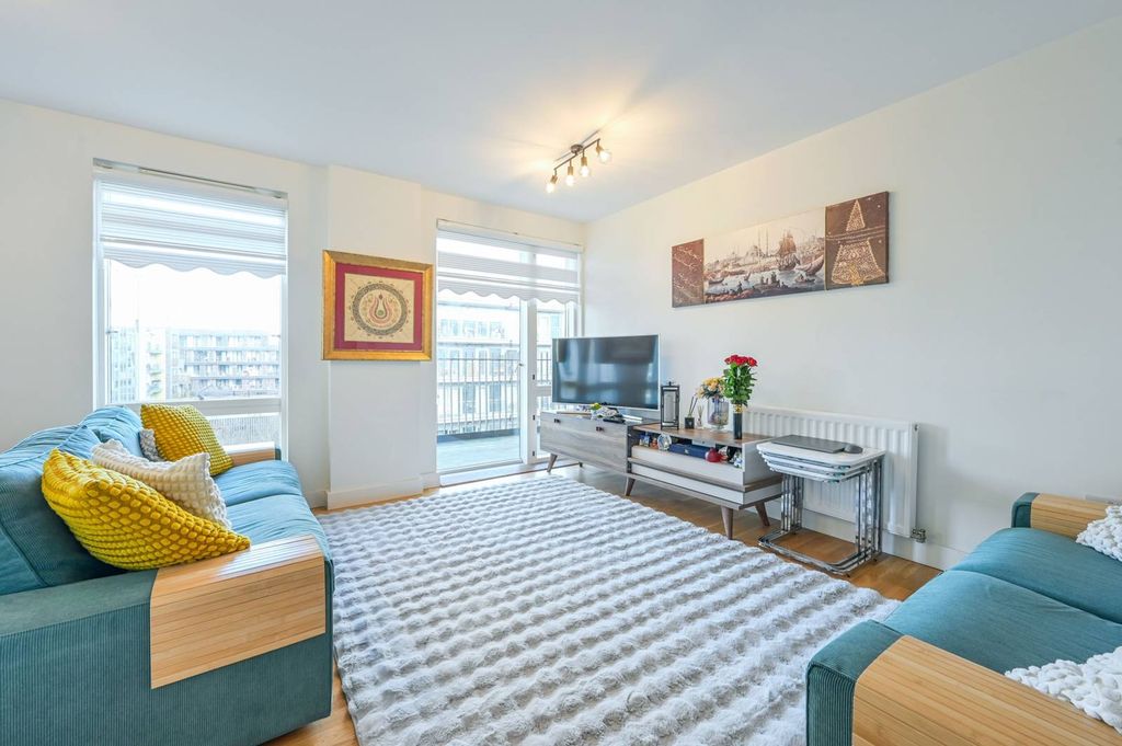 Property photo 2 of 13