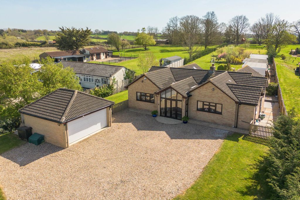 Property photo 1 of 52