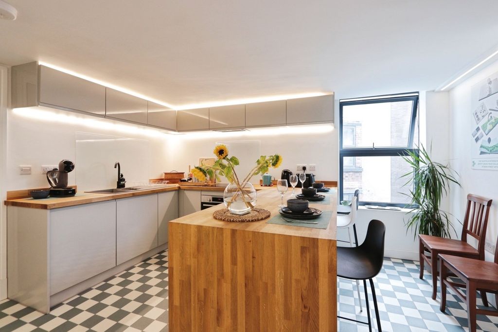 Property photo 3 of 12 Interior