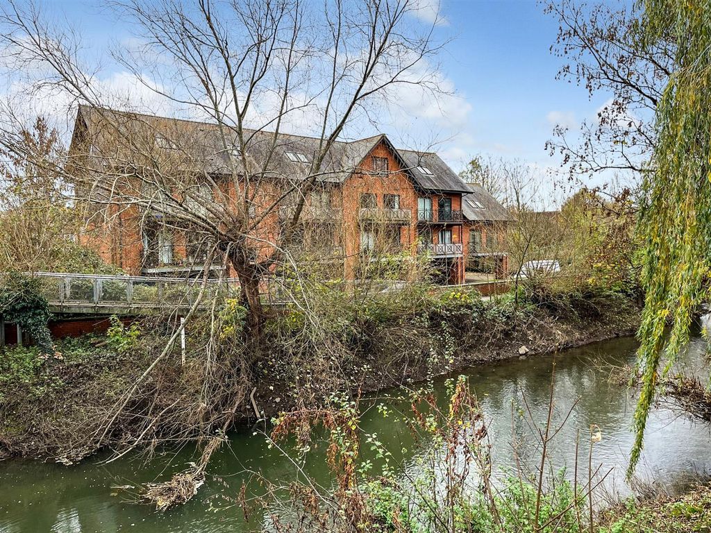 Property photo 1 of 17 To-Let-Tattenhoe-1080-×-1080Px-640-x-430-Px-1440-x