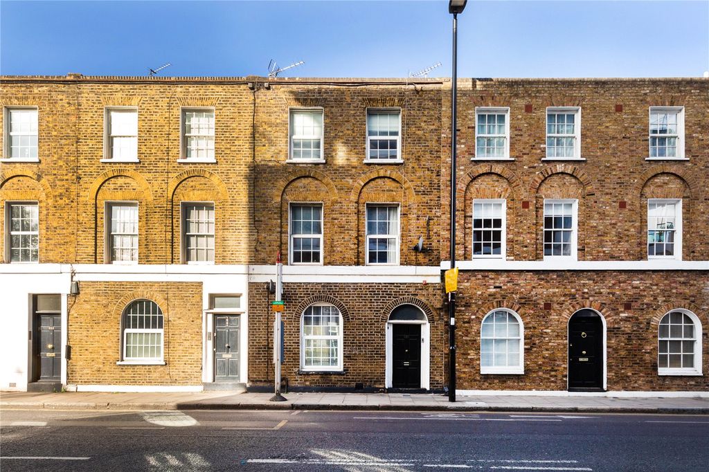 Property photo 2 of 9 External