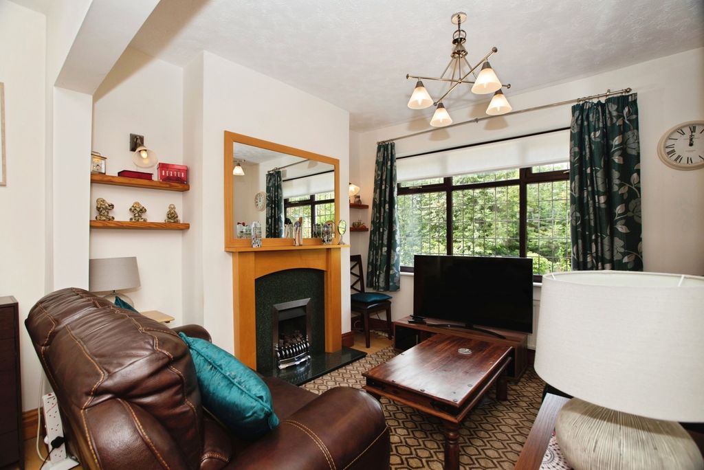 Property photo 2 of 17 Photo