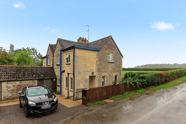 Property photo 1 of 9 338691