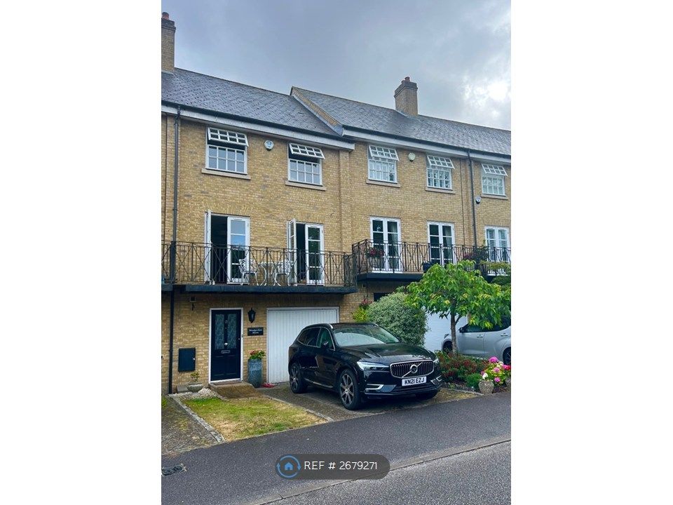 Property photo 2 of 17 The Frontage