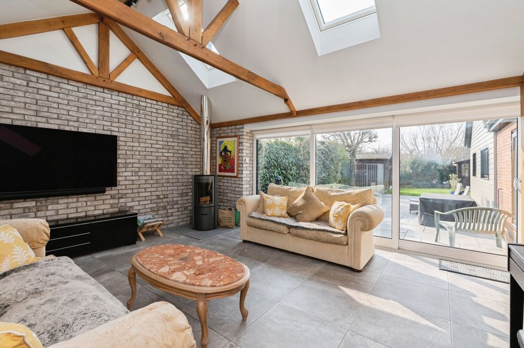 Property photo 2 of 17 Main Lounge