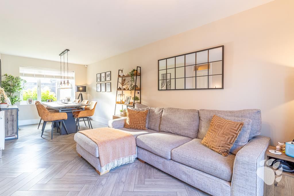 Property photo 3 of 24 Lounge/Diner