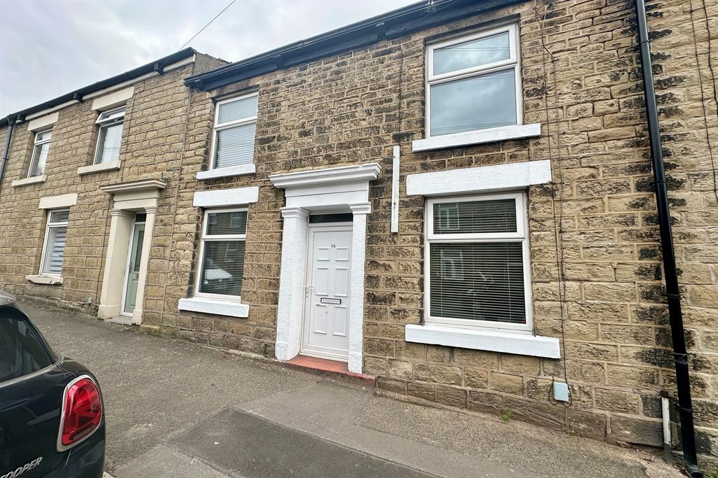 Property photo 1 of 9 (Main)