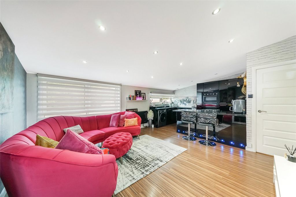 Property photo 3 of 21 Picture No. 04
