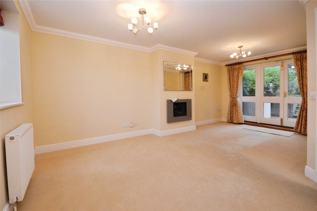 Property photo 3 of 19 Picture No. 12