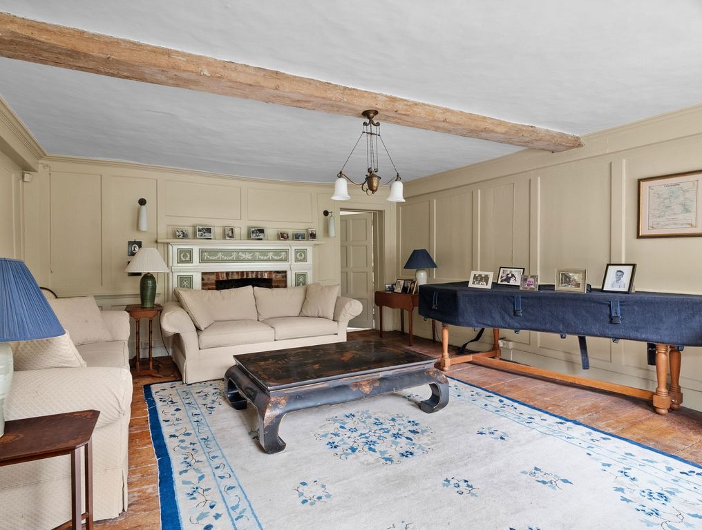 Property photo 3 of 28