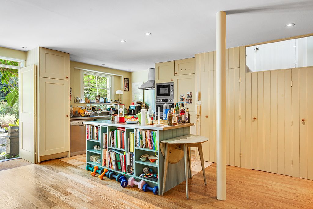 Property photo 2 of 19