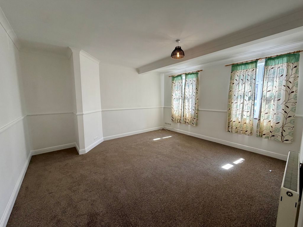 Property photo 2 of 10 View