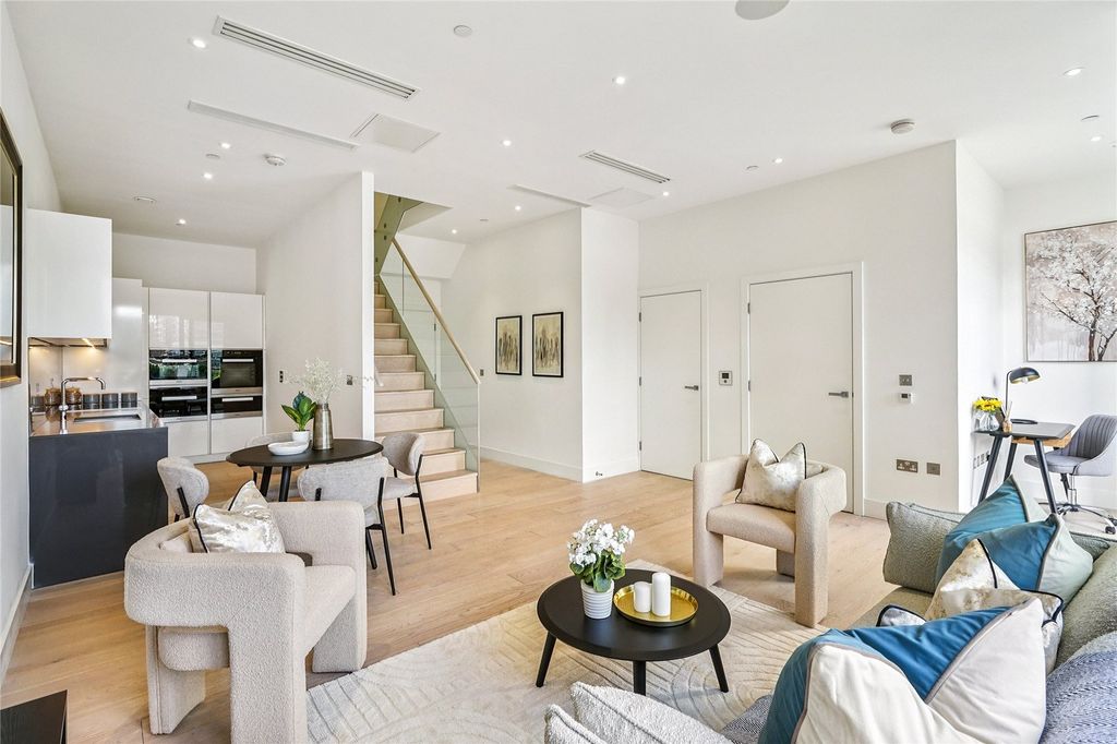 Property photo 2 of 23 Reception/Dining