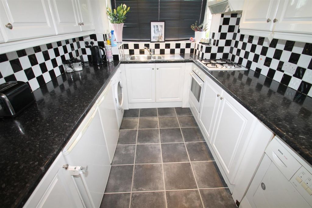 Property photo 3 of 6 Kitchen.Jpg
