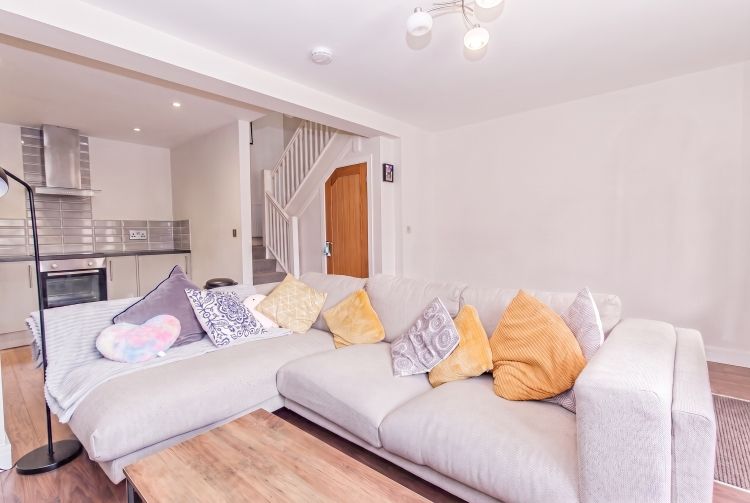 Property photo 2 of 7 335426