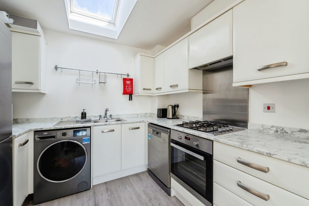 Property photo 3 of 10 Pbox-Img.Jpg