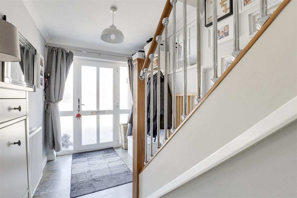 Property photo 3 of 24 1385.Jpg