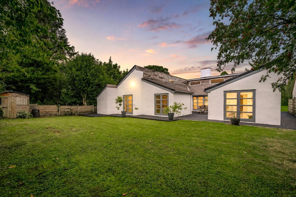 Property photo 2 of 63