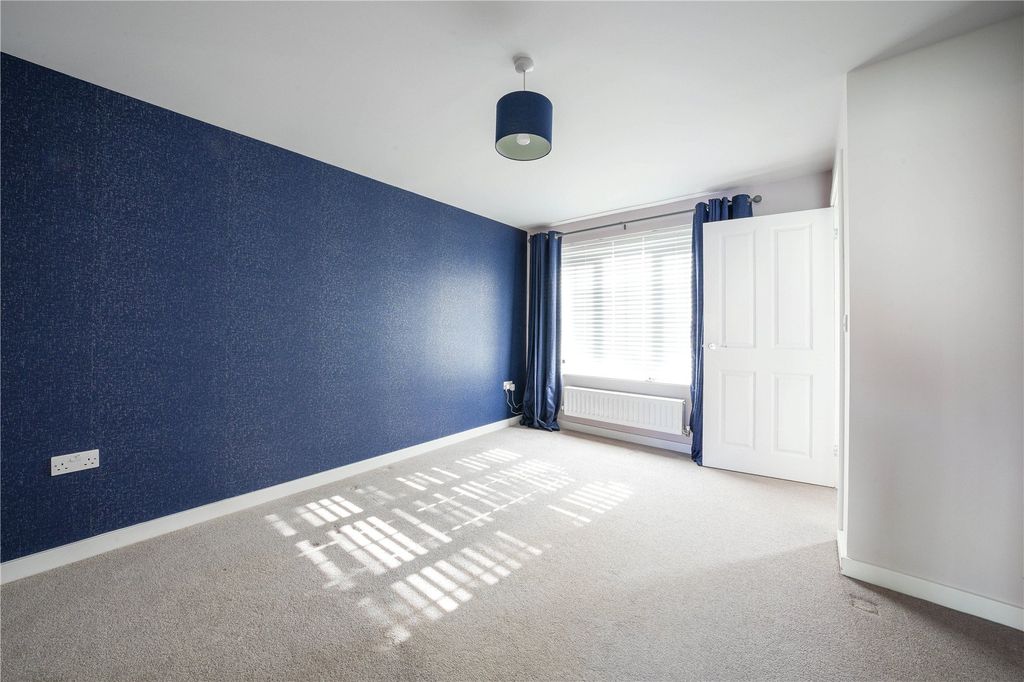 Property photo 2 of 13 Picture No. 15