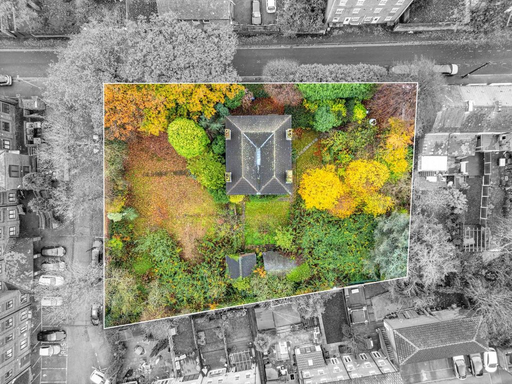 Property photo 2 of 35