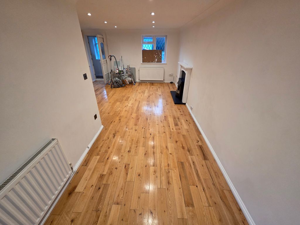 Property photo 3 of 12 Image