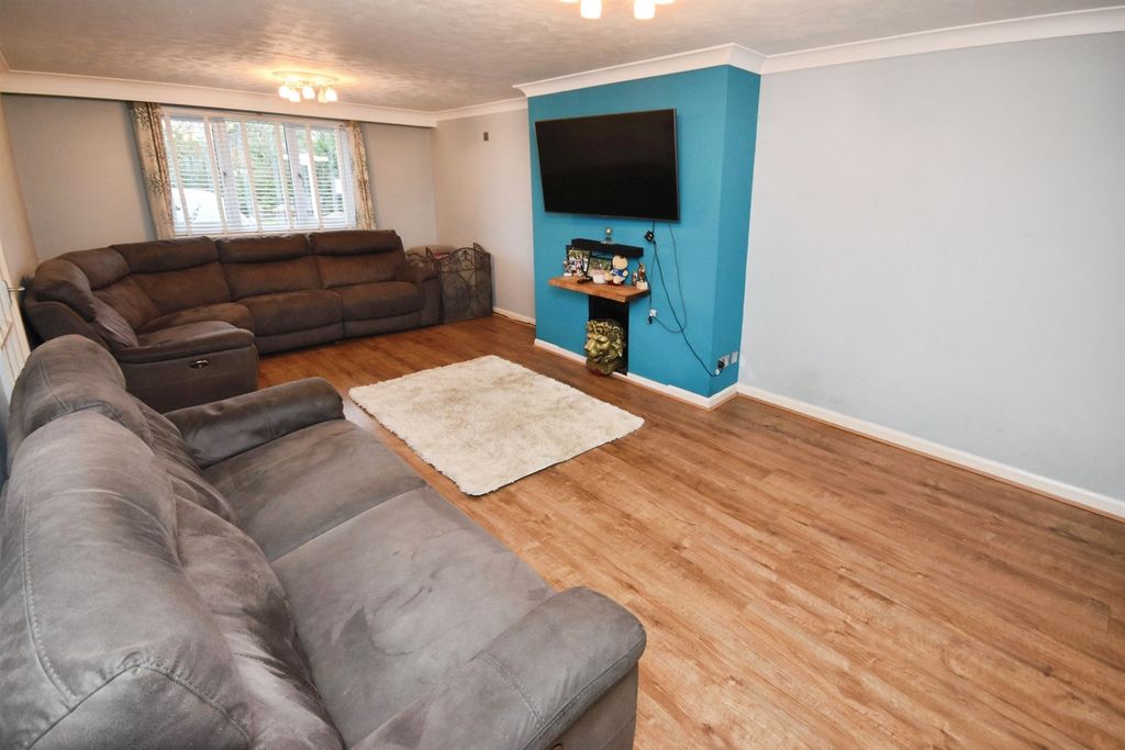 Property photo 3 of 25