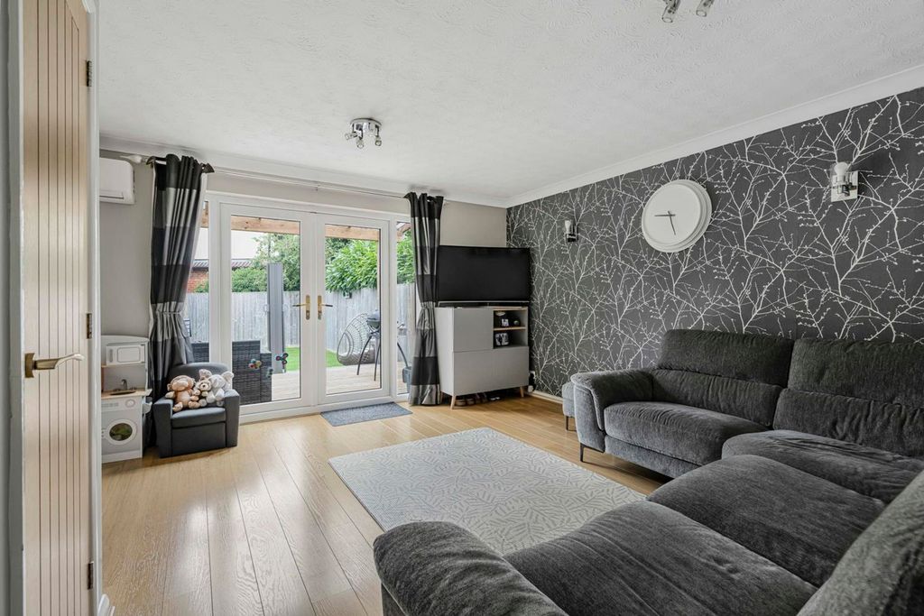 Property photo 3 of 12