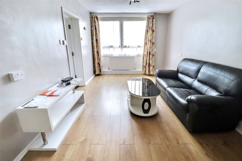 Property photo 2 of 6 Picture No. 30