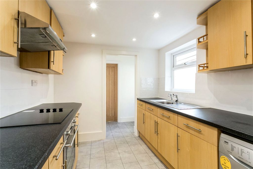 Property photo 2 of 11 Picture No. 06